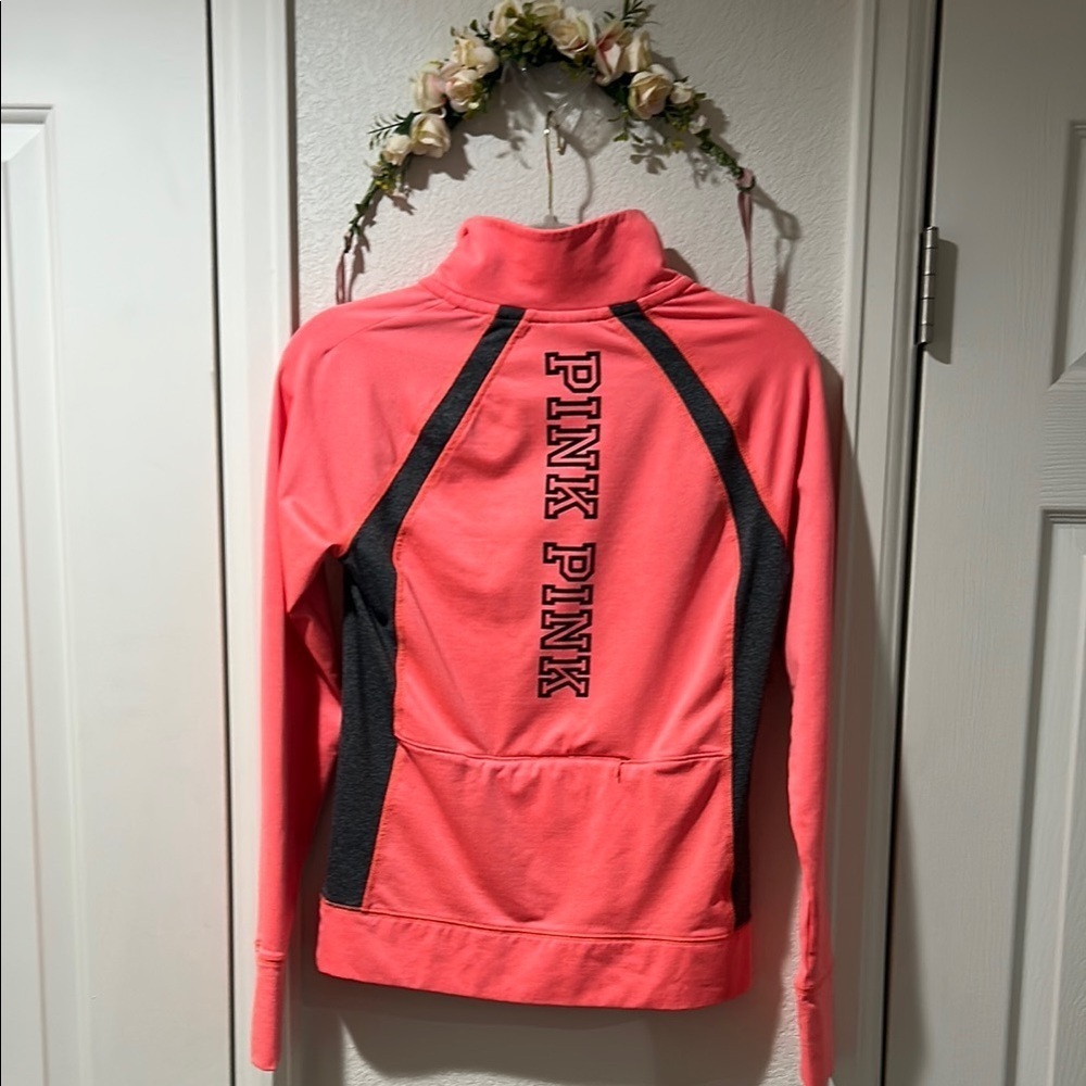 Victoria’s Secret Pink Ultimate Sport Pullover